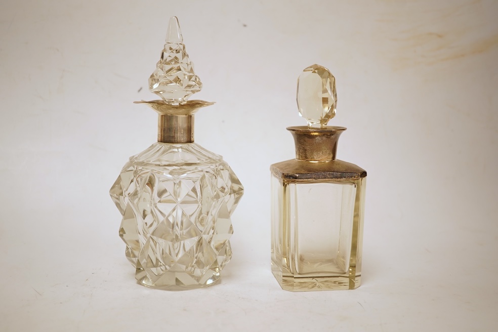 A Victorian engraved silver snuff box, Yapp & Woodward, Birmingham, 1899, 68mm, a small silver scent bottle and two silver-mounted glass scent bottles.